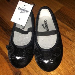 New OshKosh toddler girls ballet shoes Black  Sz6